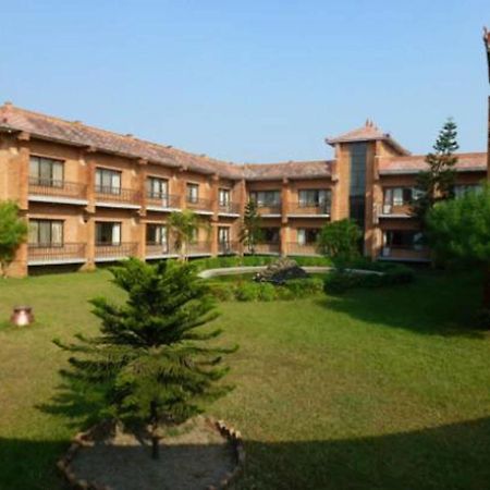Hotel Lumbini Garden New Crystal Экстерьер фото