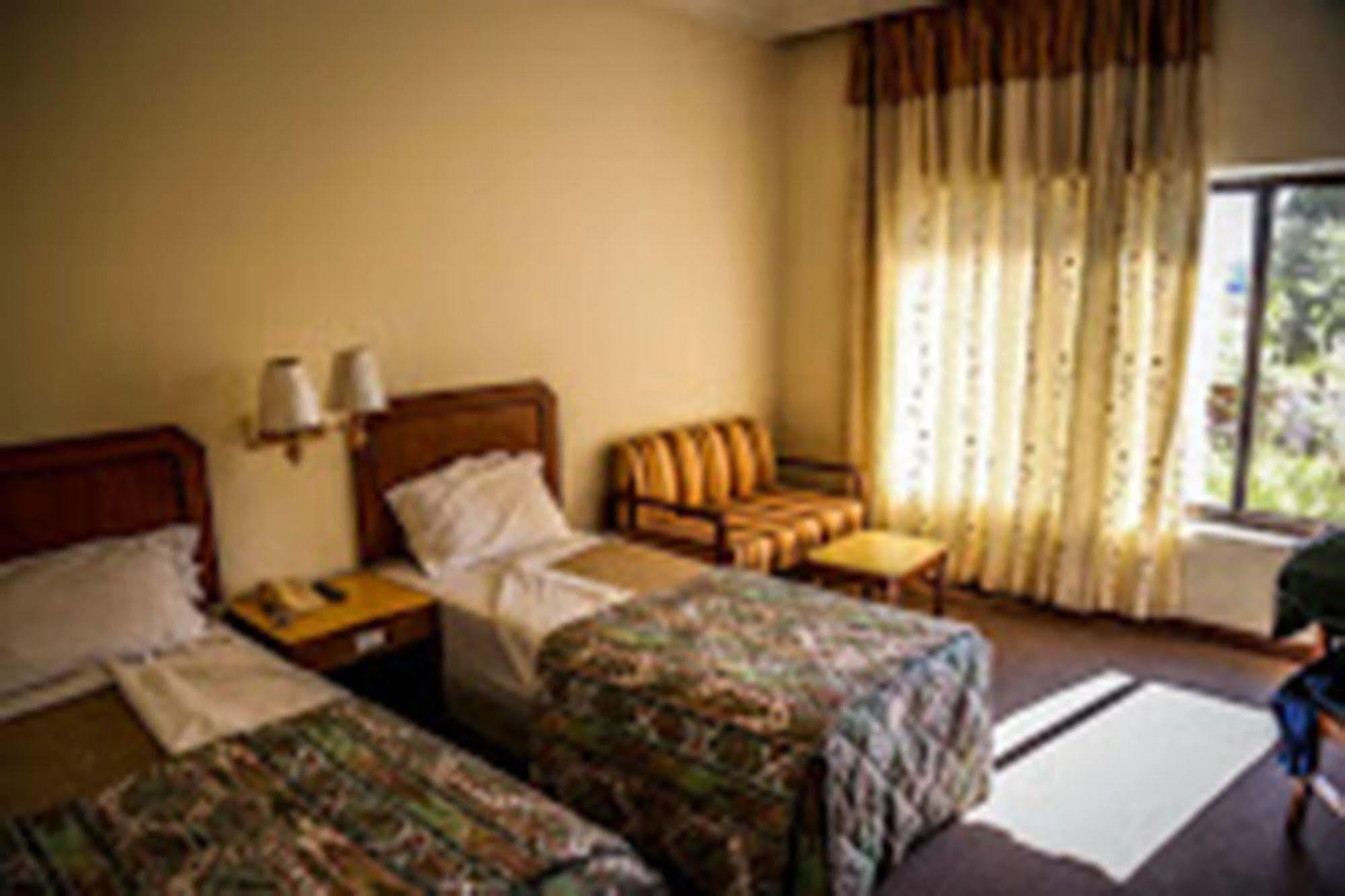 Hotel Lumbini Garden New Crystal Экстерьер фото